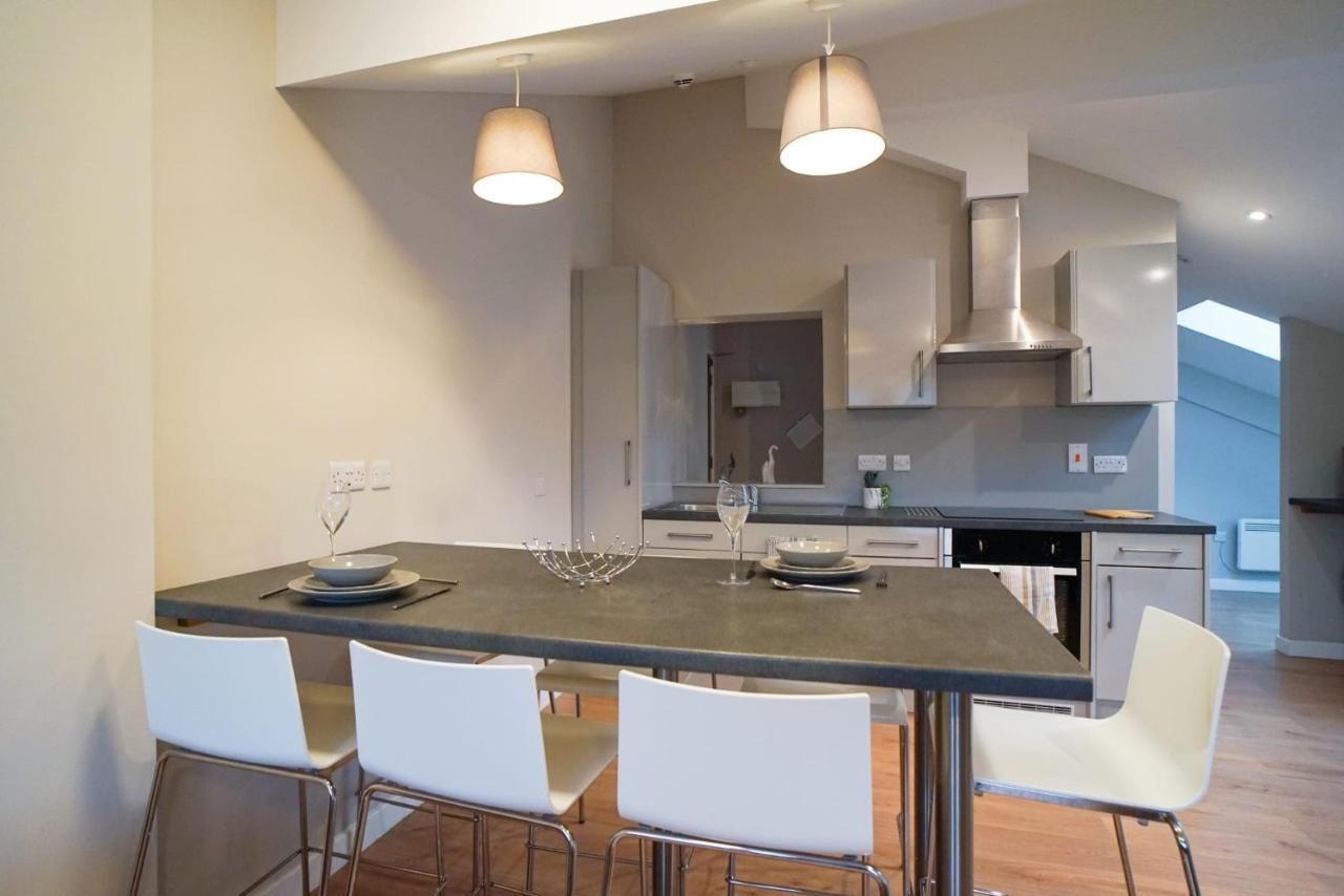 1 Bedroom Apartments, Studios And Ensuite Bedrooms With Shared Kitchen At Centro House In スターリング エクステリア 写真