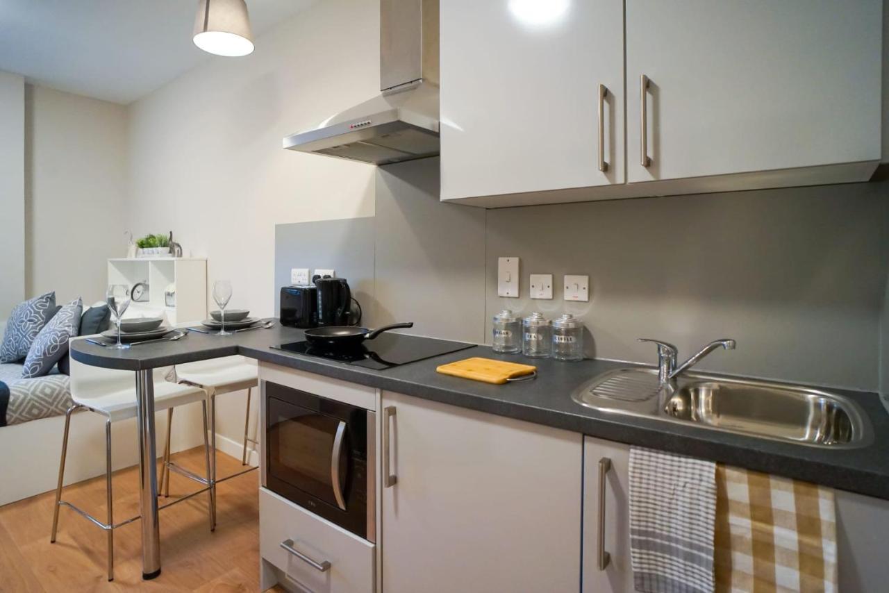 1 Bedroom Apartments, Studios And Ensuite Bedrooms With Shared Kitchen At Centro House In スターリング エクステリア 写真