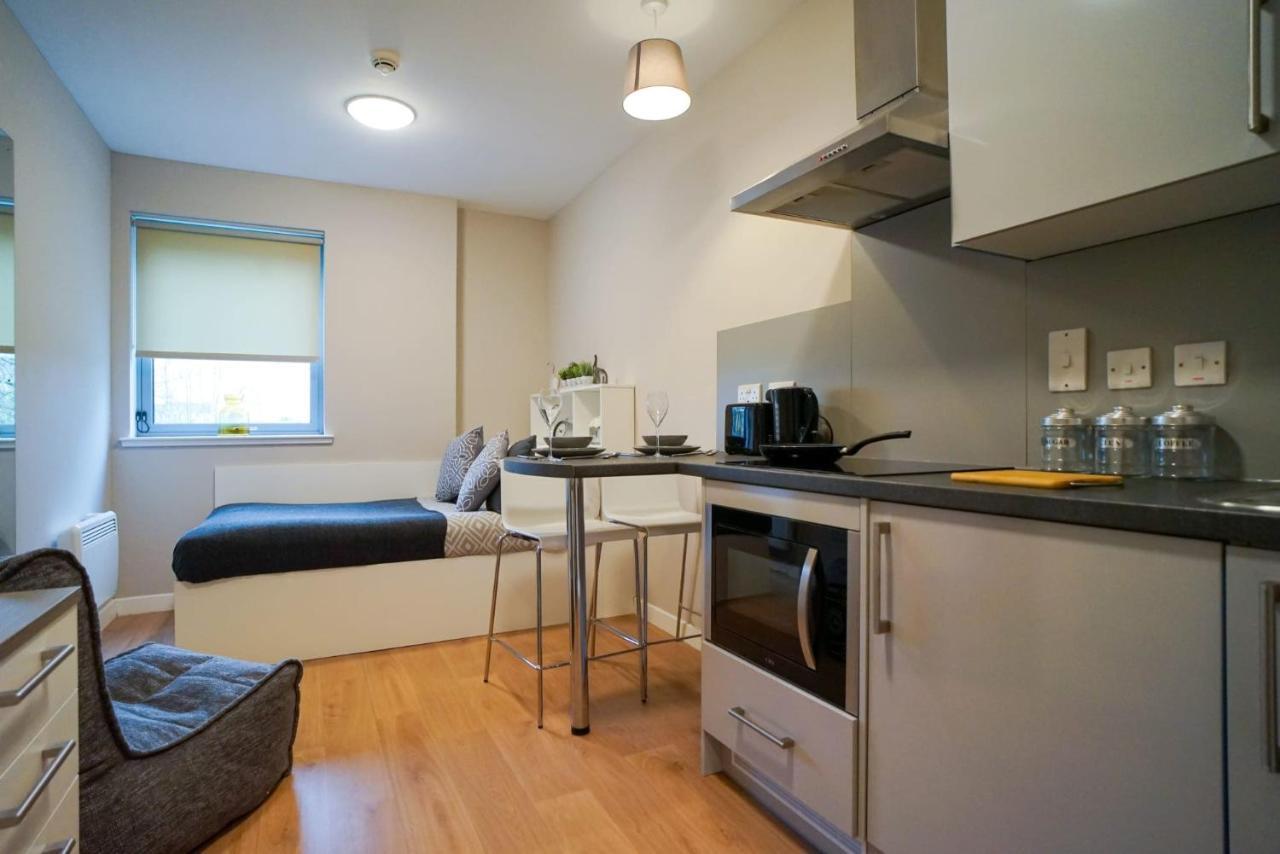 1 Bedroom Apartments, Studios And Ensuite Bedrooms With Shared Kitchen At Centro House In スターリング エクステリア 写真
