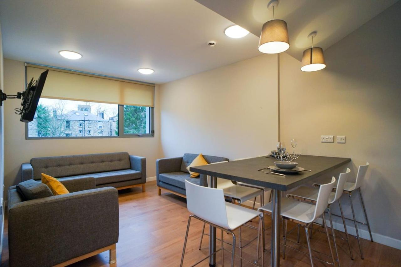 1 Bedroom Apartments, Studios And Ensuite Bedrooms With Shared Kitchen At Centro House In スターリング エクステリア 写真