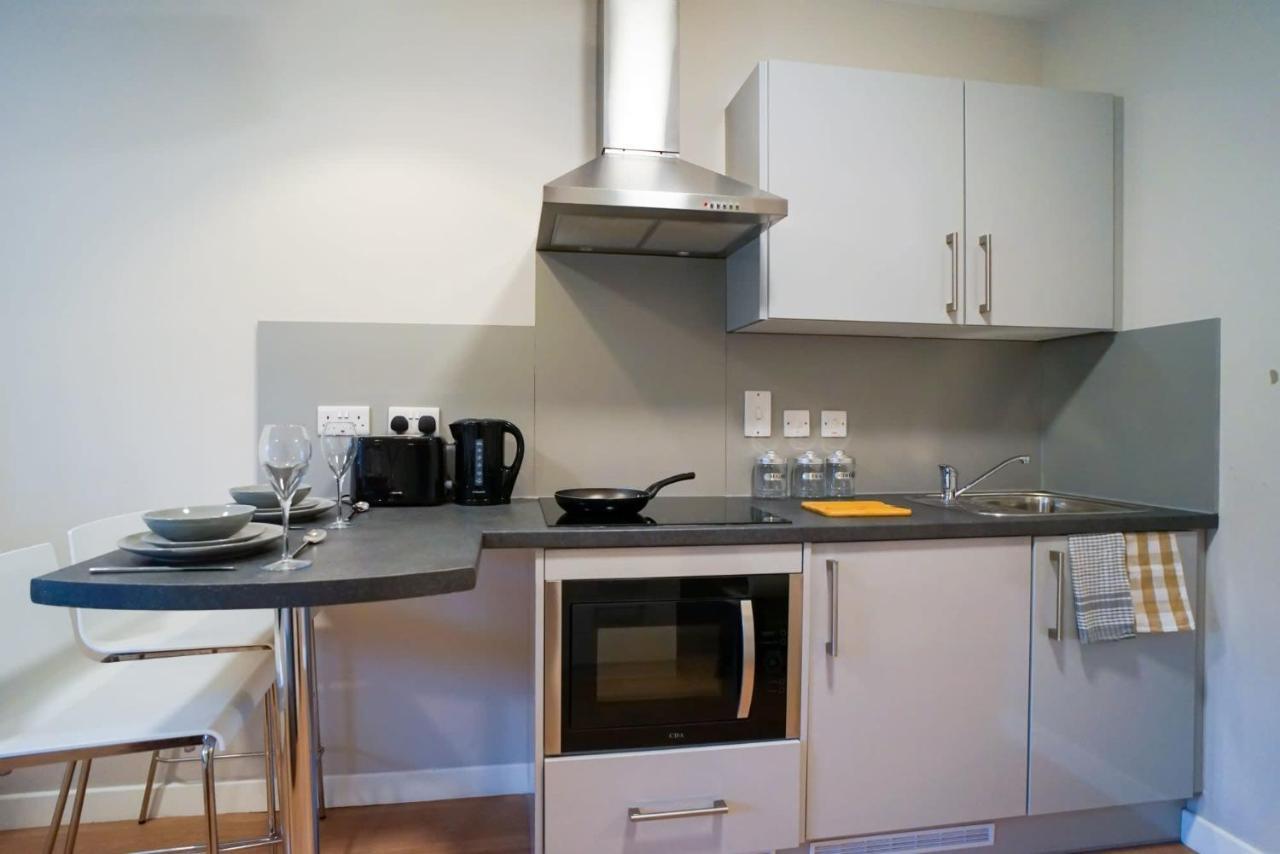 1 Bedroom Apartments, Studios And Ensuite Bedrooms With Shared Kitchen At Centro House In スターリング エクステリア 写真